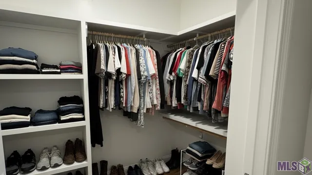 $335,000 | 10606 Highland Lakes Drive, Denham Springs, LA 70726