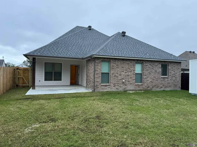 $335,000 | 10606 Highland Lakes Drive, Denham Springs, LA 70726