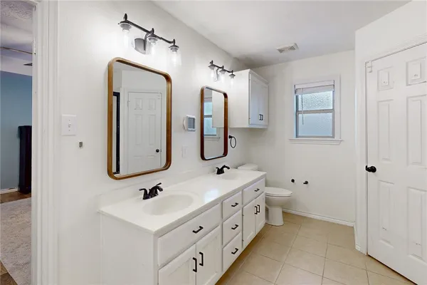 $355,000 | 2905 Mirrormere Circle, Bryan, TX 77807