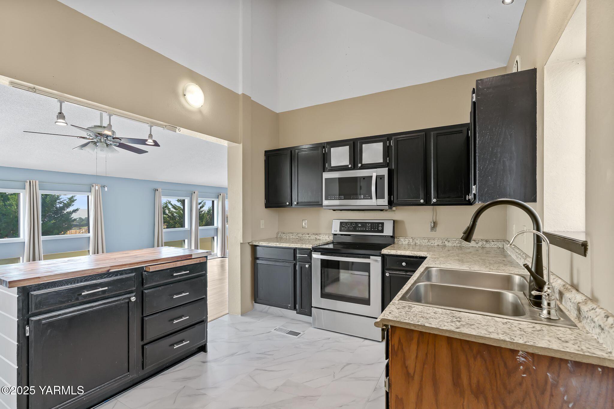 180 Hi Valley View Street Yakima, WA 98901 - Photo 13 of 44 180 Hi Valley View St-11