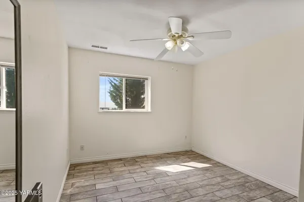 $449,000 | 180 Hi Valley View Street, Yakima, WA 98901