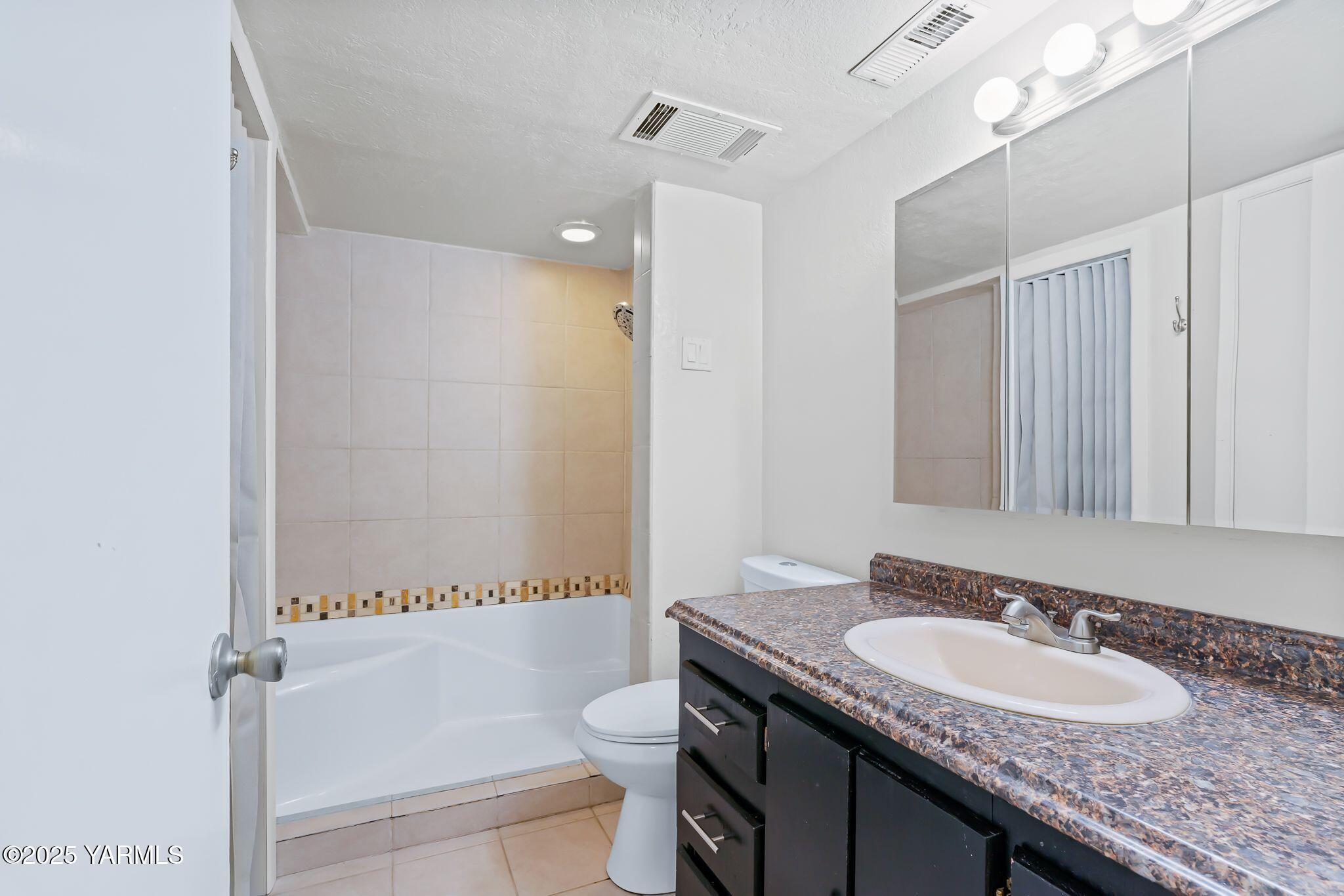 180 Hi Valley View Street Yakima, WA 98901 - Photo 19 of 44 180 Hi Valley View St-17