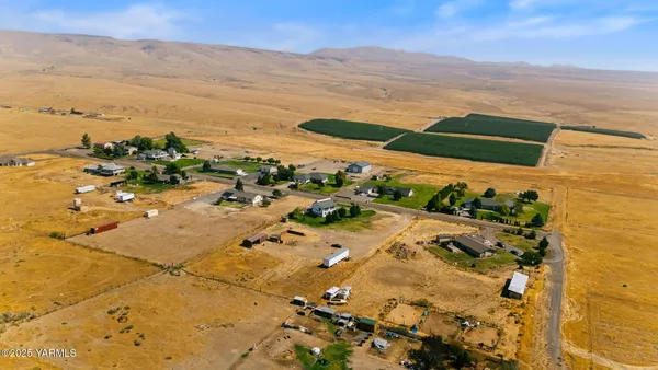 $449,000 | 180 Hi Valley View Street, Yakima, WA 98901