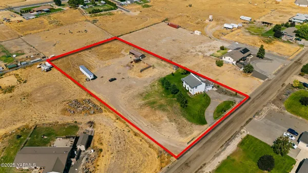 $449,000 | 180 Hi Valley View Street, Yakima, WA 98901