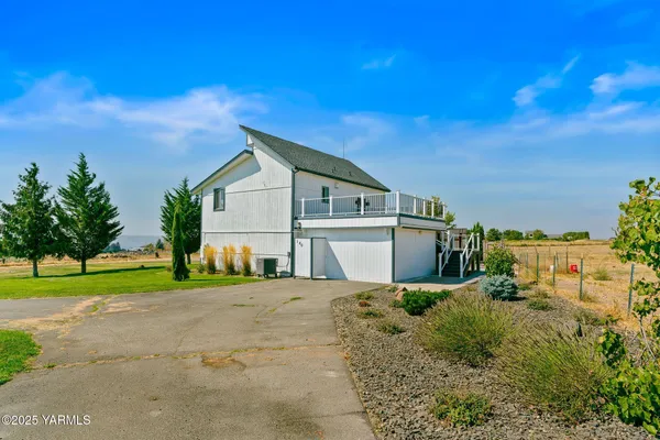 $449,000 | 180 Hi Valley View Street, Yakima, WA 98901