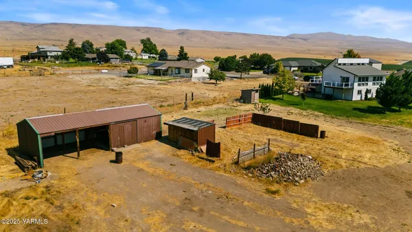 $449,000 | 180 Hi Valley View Street, Yakima, WA 98901