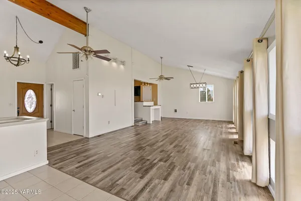 $449,000 | 180 Hi Valley View Street, Yakima, WA 98901