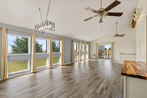 $449,000 | 180 Hi Valley View Street, Yakima, WA 98901