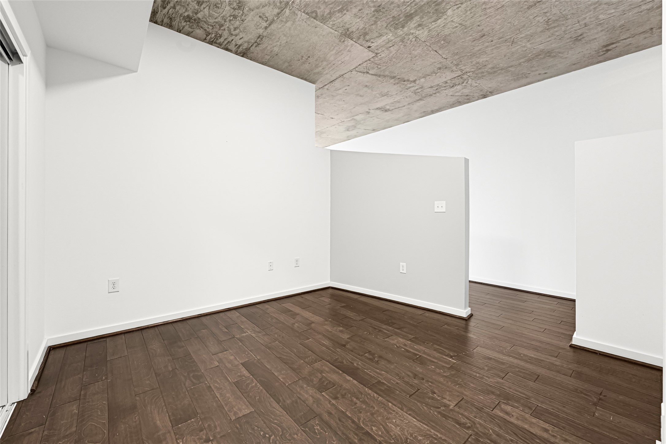 5925 Almeda Road, Unit 12403 Houston, TX 77004 - Photo 10 of 20 a view of an empty room