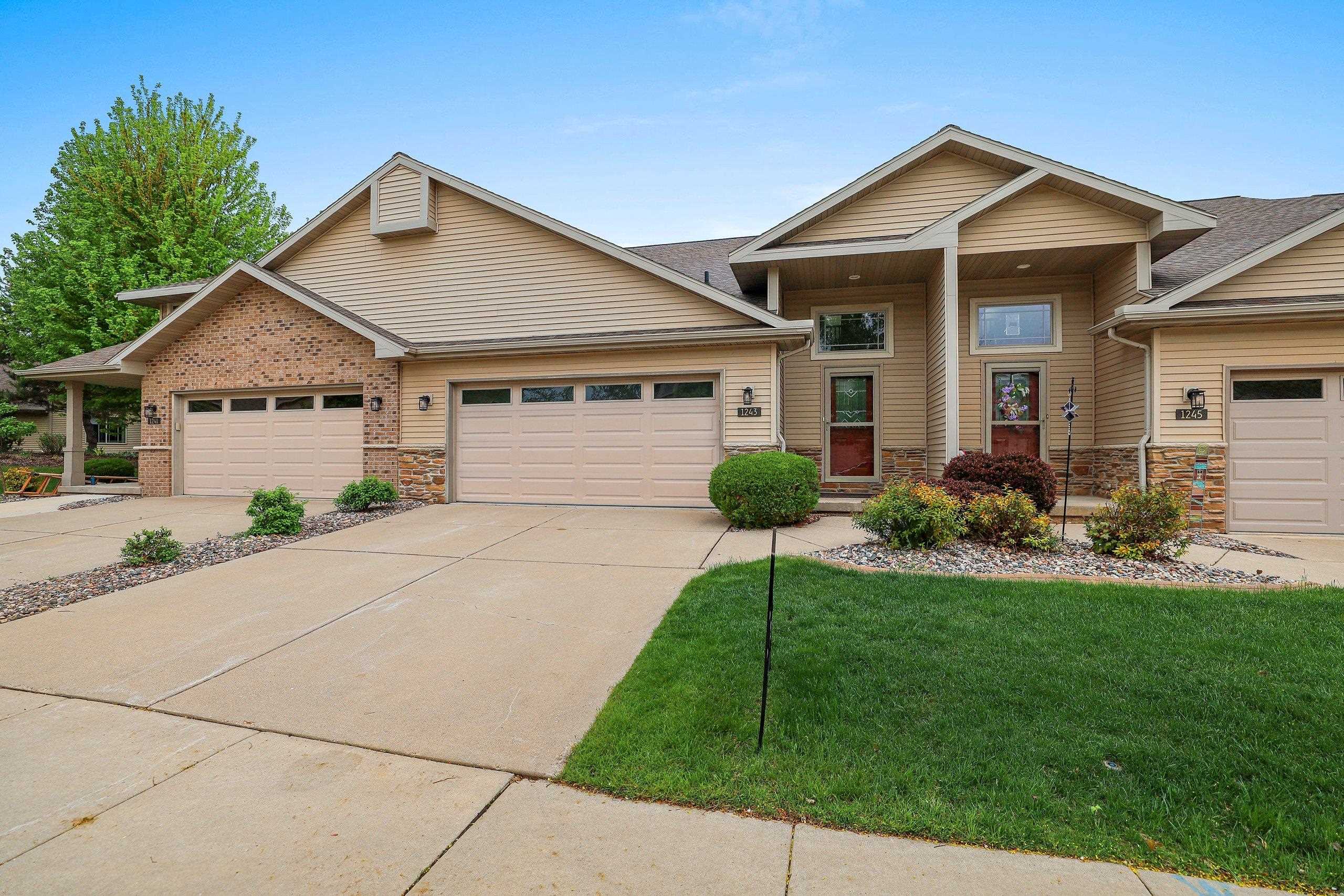 1243 Prairie Falcon Trail Green Bay, WI 54313 - Photo 41 of 51