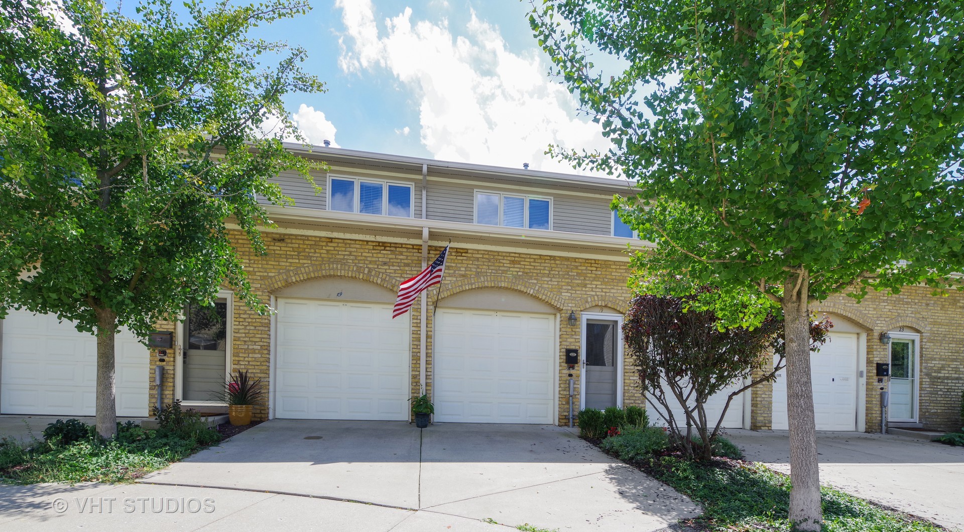 19 Rienzi Lane Highwood, IL 60040 - Photo 1 of 25