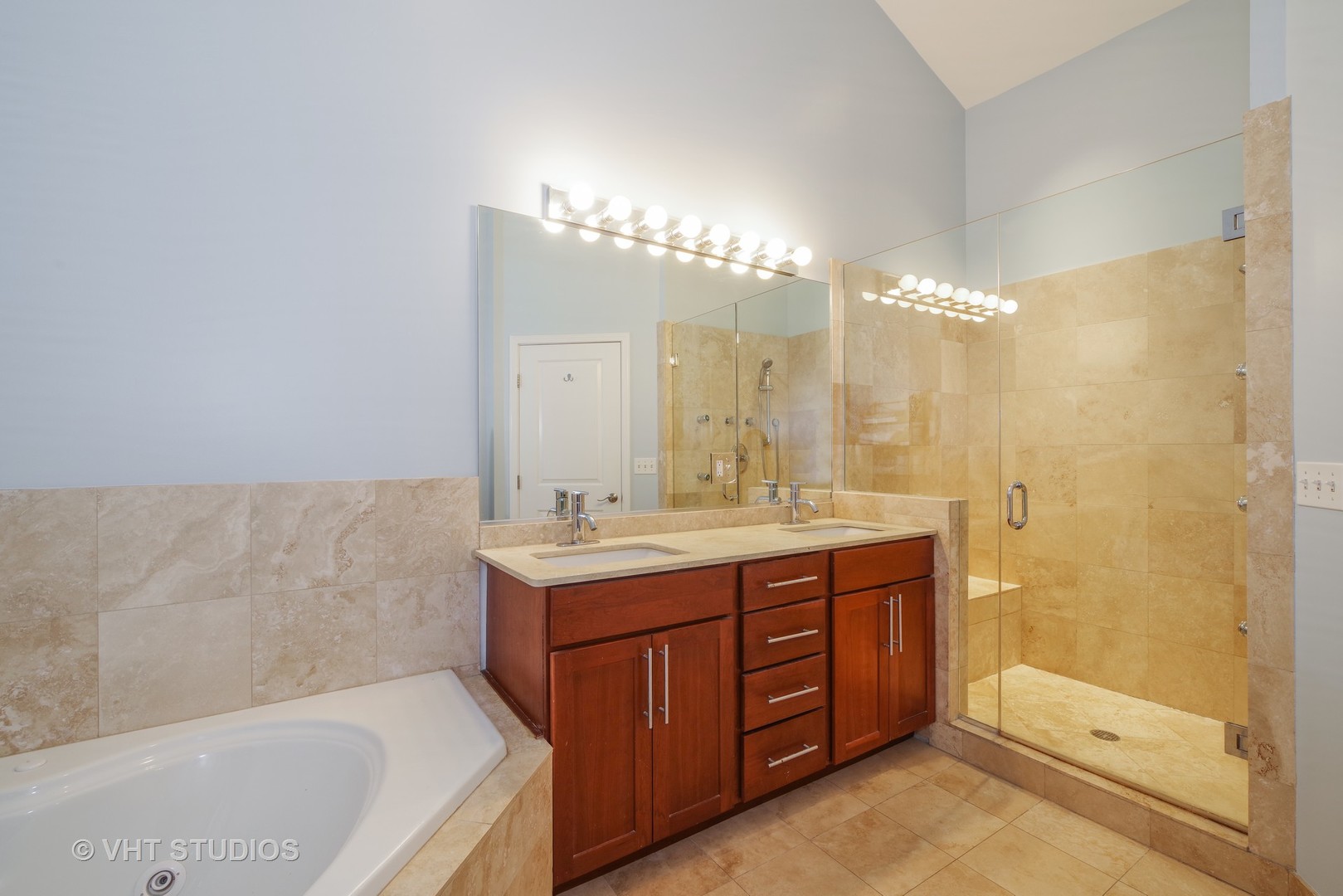 19 Rienzi Lane Highwood, IL 60040 - Photo 12 of 25