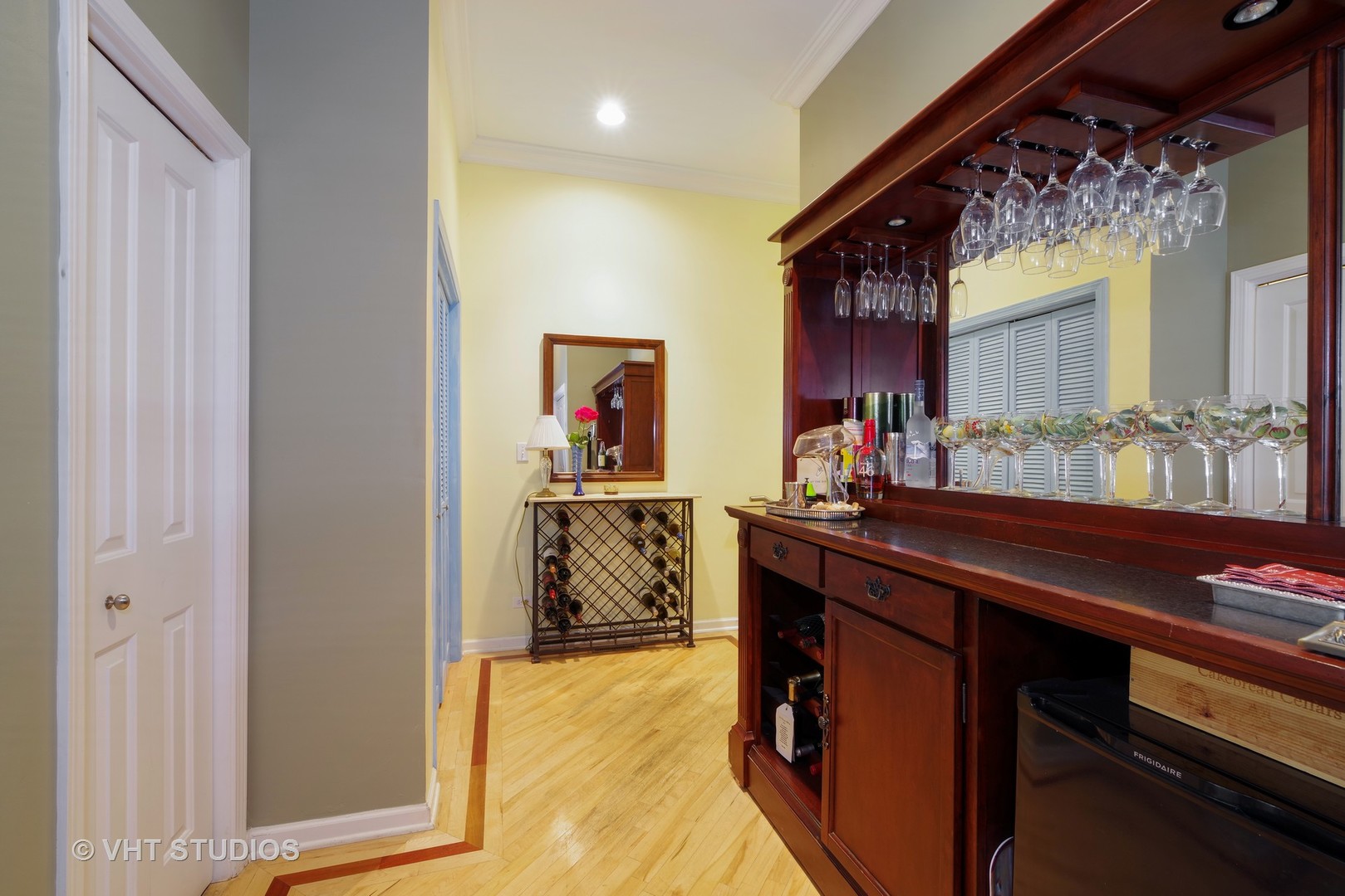 19 Rienzi Lane Highwood, IL 60040 - Photo 3 of 25