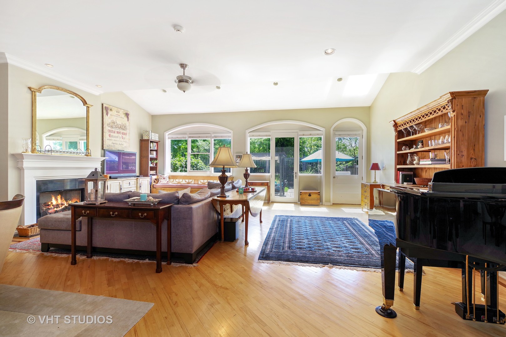 19 Rienzi Lane Highwood, IL 60040 - Photo 4 of 25