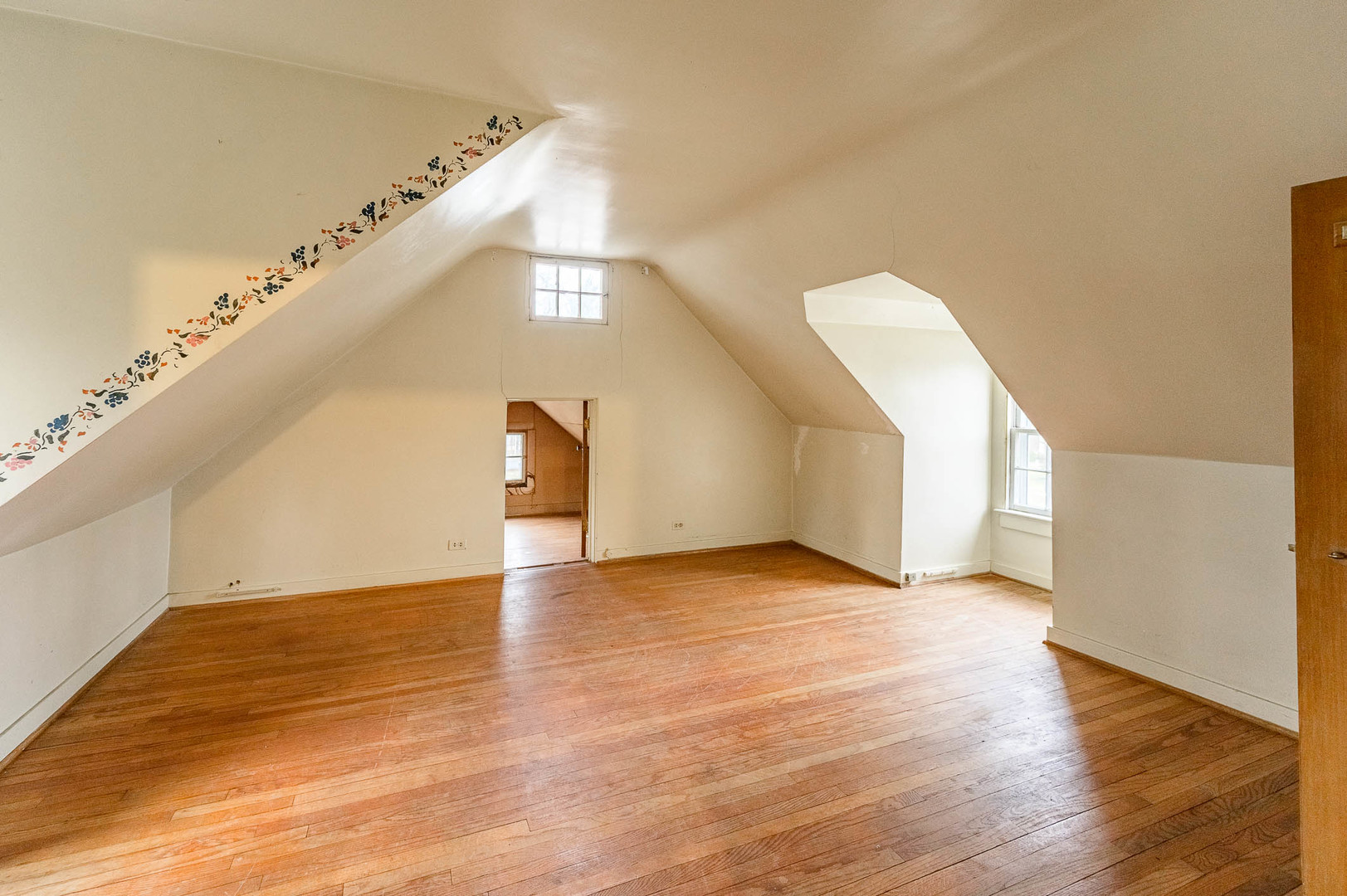 207 North Main Street Lombard, IL 60148 - Photo 10 of 15 a view of empty room with wooden floor