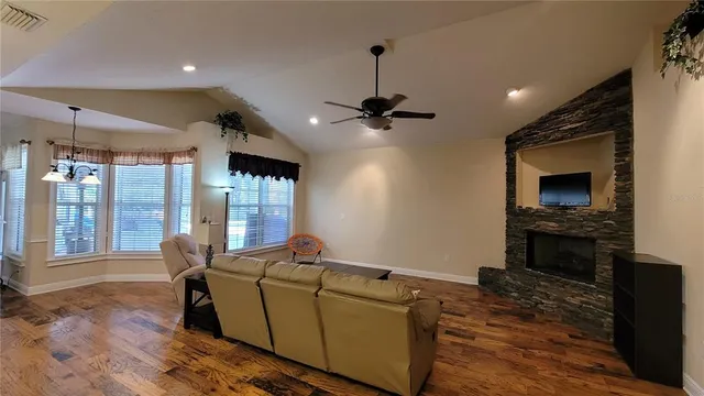 $4,000 | 8762 Highway 26, Newberry, FL 32669