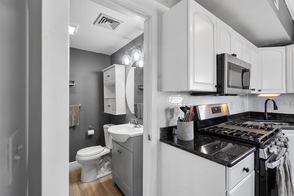 11 Columbia Road, Unit 6 Wakefield, MA 01880 - Photo 8 of 23 Gallery Image 8
