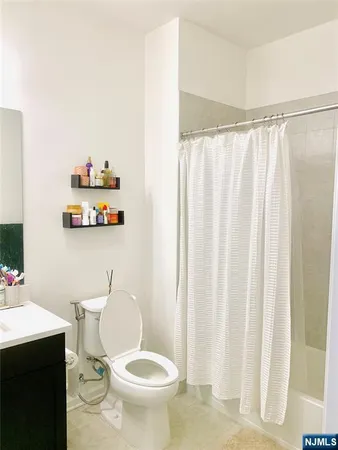 $5,400 | 33 Parkside Lane, Unit 33, Teaneck, NJ 07666