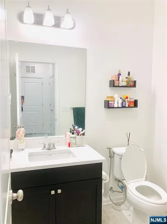 $5,400 | 33 Parkside Lane, Unit 33, Teaneck, NJ 07666