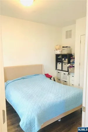 $5,400 | 33 Parkside Lane, Unit 33, Teaneck, NJ 07666