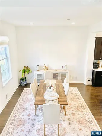 $5,400 | 33 Parkside Lane, Unit 33, Teaneck, NJ 07666