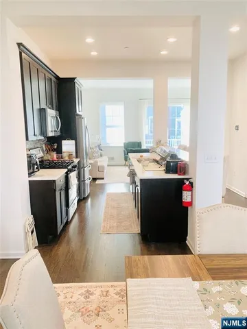 $5,400 | 33 Parkside Lane, Unit 33, Teaneck, NJ 07666