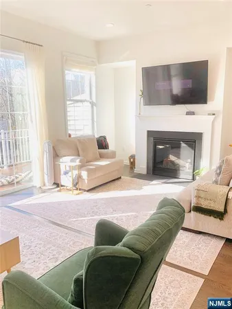 $5,400 | 33 Parkside Lane, Unit 33, Teaneck, NJ 07666