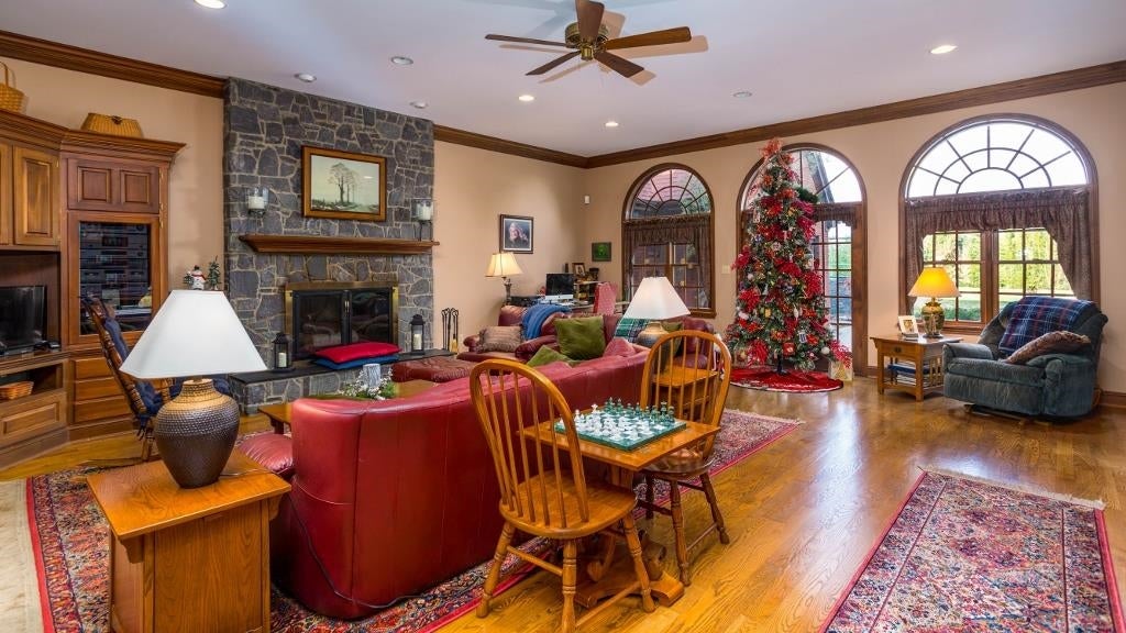 2976 Staunton Road Huntington, WV 25702 - Photo 4 of 32 Gallery Image 4