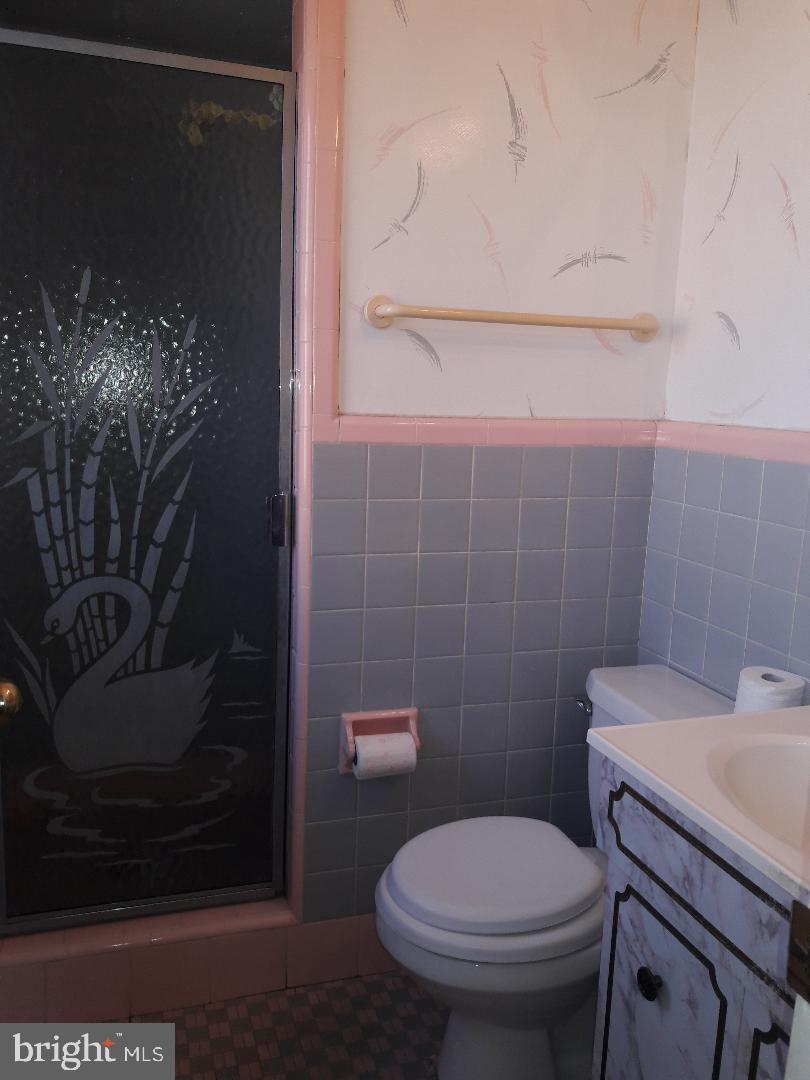 1733 Fox Chase Road Philadelphia, PA 19152 - Photo 13 of 22 Master Bathroom