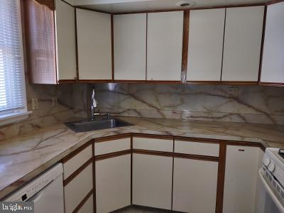 1733 Fox Chase Road Philadelphia, PA 19152 - Photo 9 of 22 Kitchen