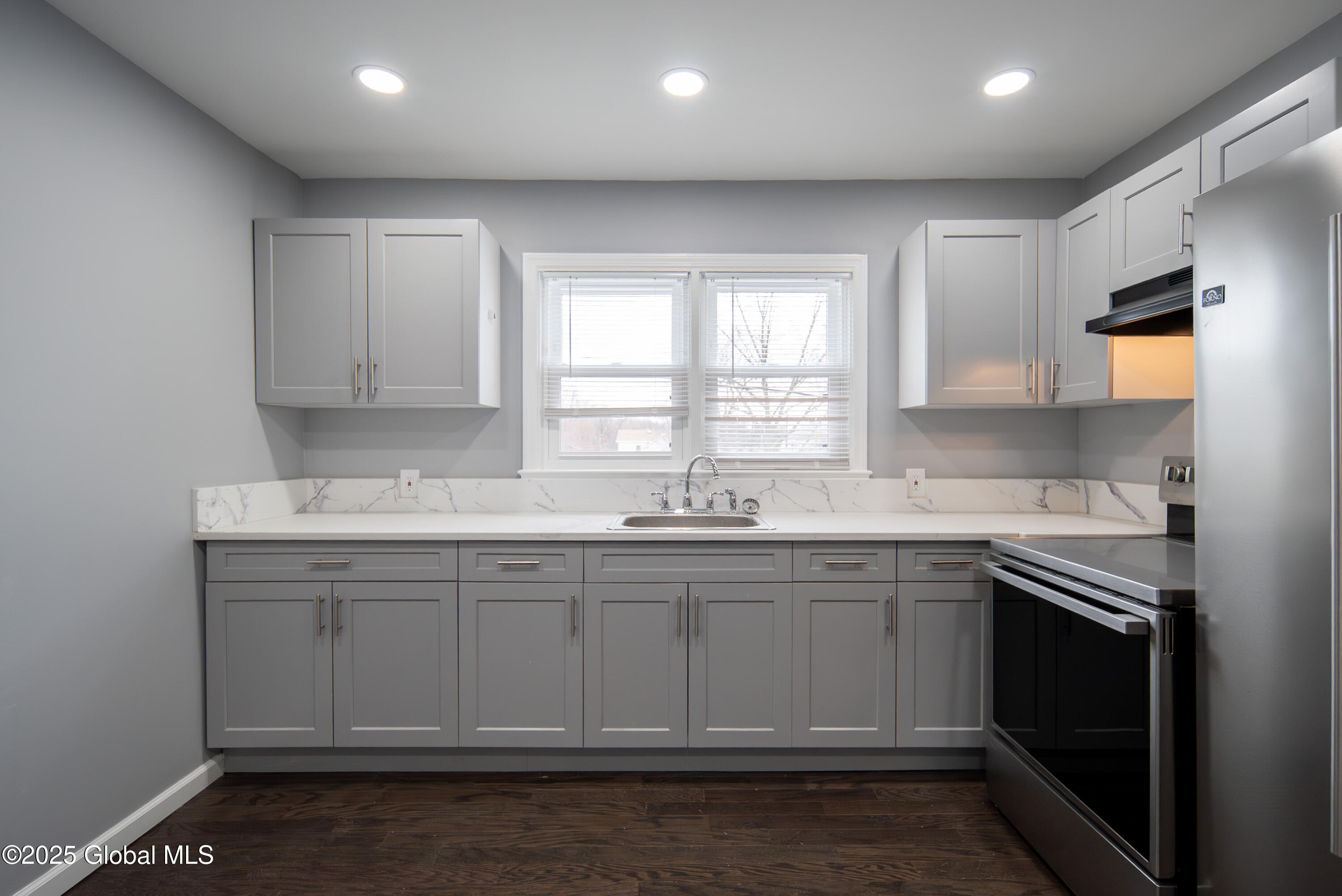 201 Broadway Watervliet, NY 12189 - Photo 3 of 52 003