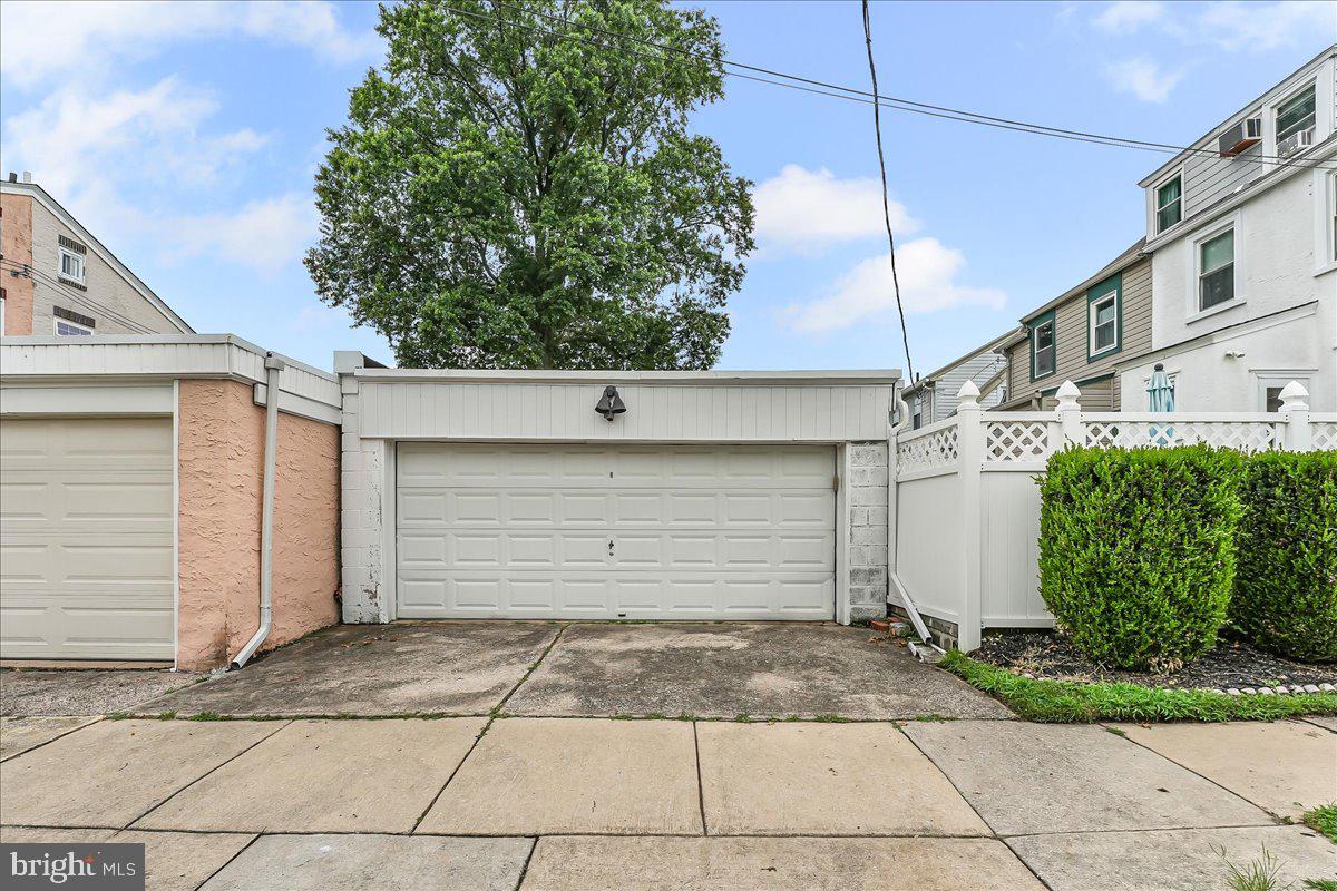 244 Sedgewood Road Springfield, PA 19064 - Photo 31 of 31 a view of a garage