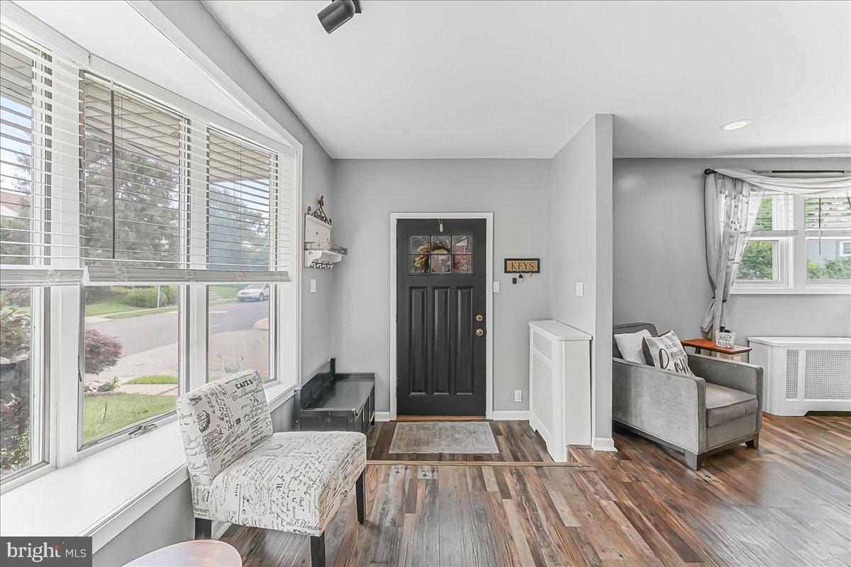 244 Sedgewood Road Springfield, PA 19064 - Photo 7 of 31 a living room with furniture and a large window