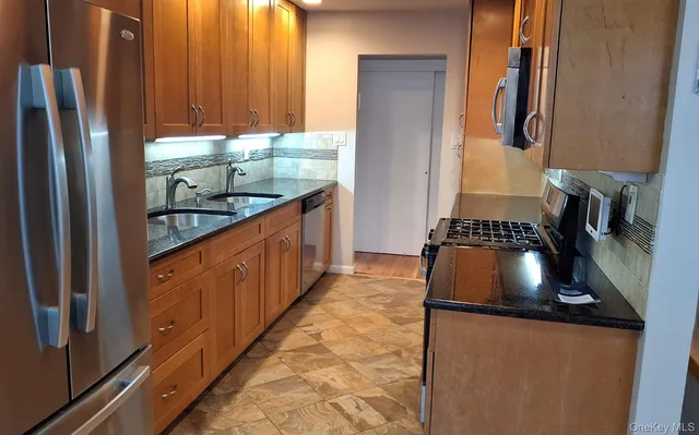 $2,700 | 81 Kearsing Parkway, Unit B, Spring Valley, NY 10952