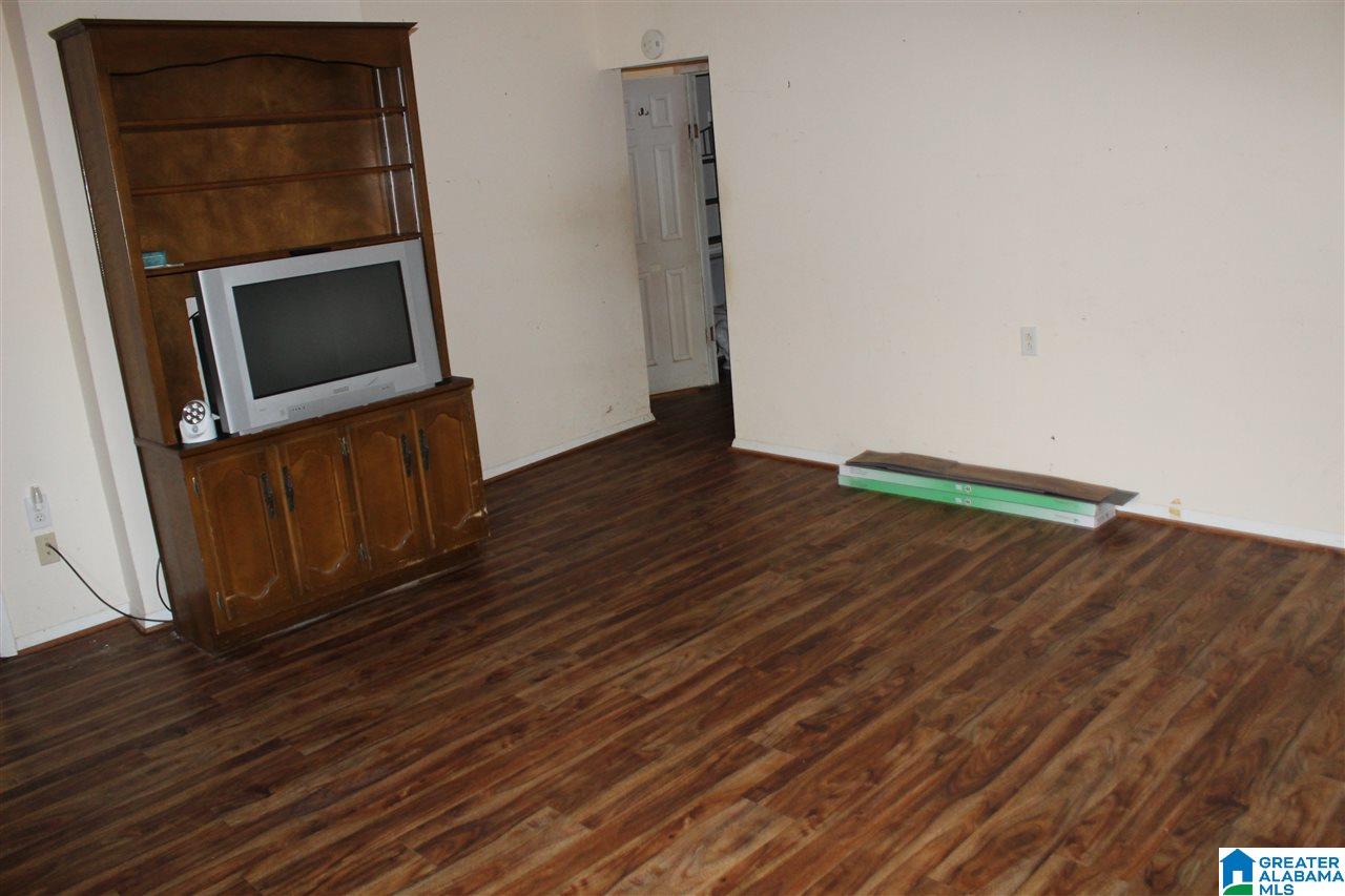 185 Maylene Lane Alabaster, AL 35114 - Photo 2 of 9