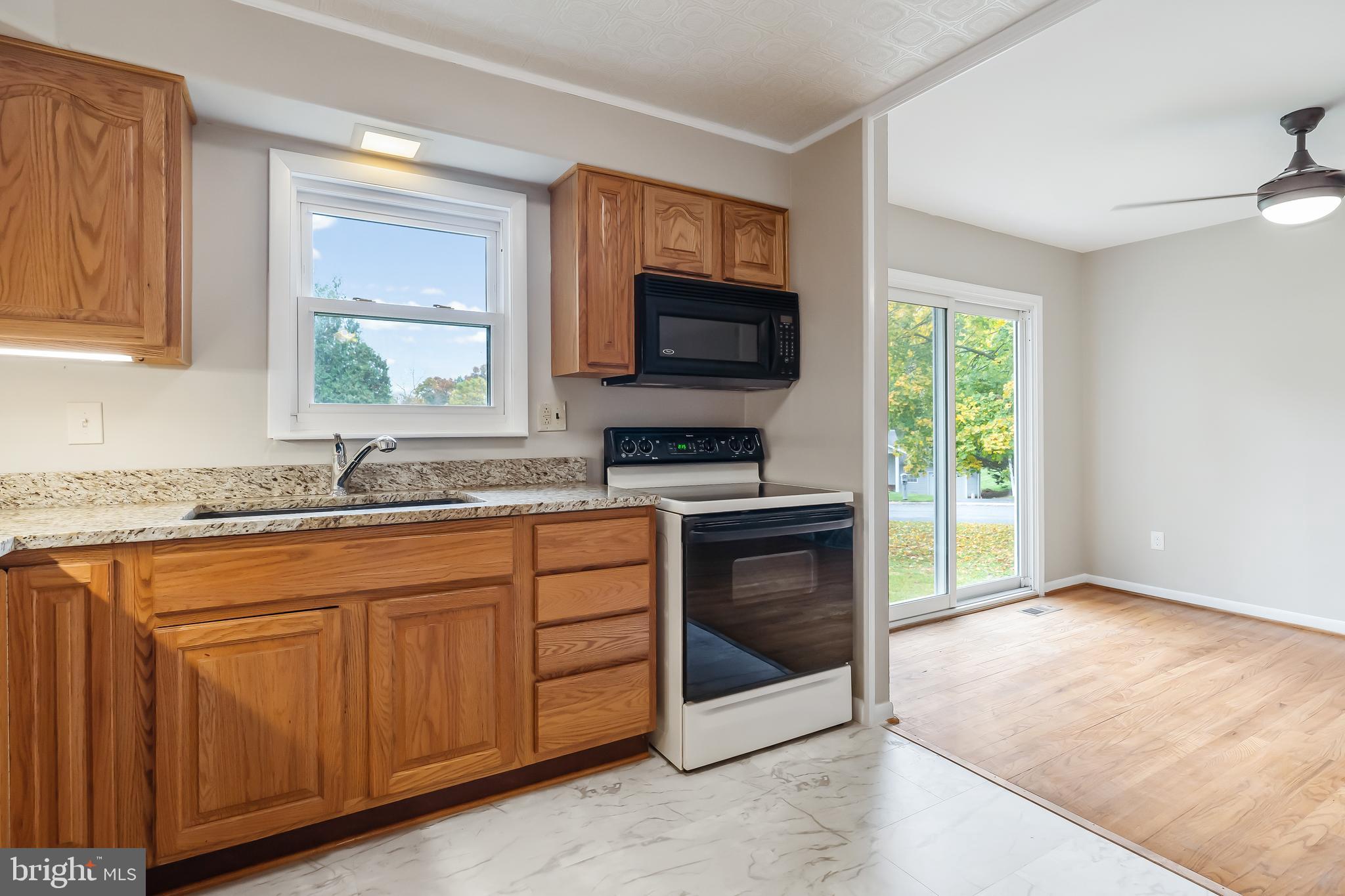 2405 Carrollton Road Finksburg, MD 21048 - Photo 7 of 32 Kitchen with Granite Countertops
