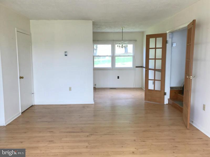 292 North Hayfield Road Winchester, VA 22603 - Photo 6 of 17 Interior (General)