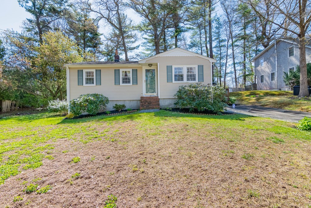 27 Buttonwood Road Halifax, MA 02338 - Photo 4 of 25 Gallery Image 4