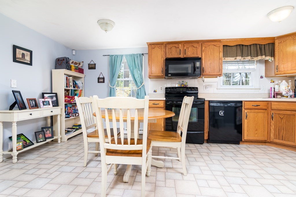 27 Buttonwood Road Halifax, MA 02338 - Photo 7 of 25 Gallery Image 7