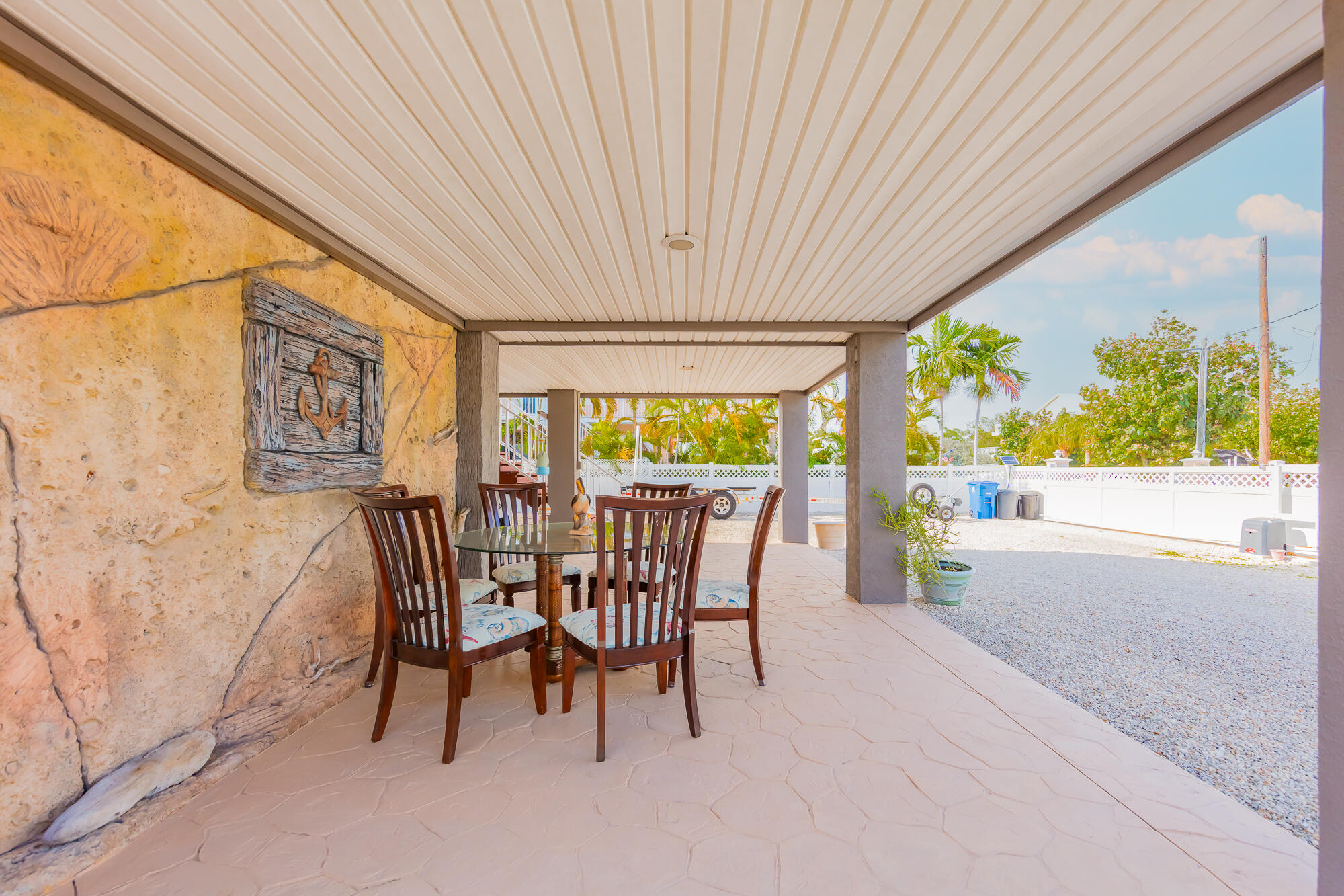 338 Windley Road Key Largo, FL 33037 - Photo 17 of 40 338 Windley Road Key Largo, Fl 33037-33