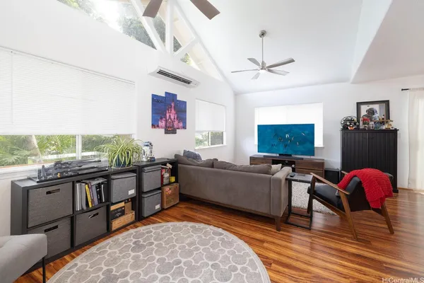 $1,100,000 | 94-689 Lumiaina Street, Waipahu, HI 96797