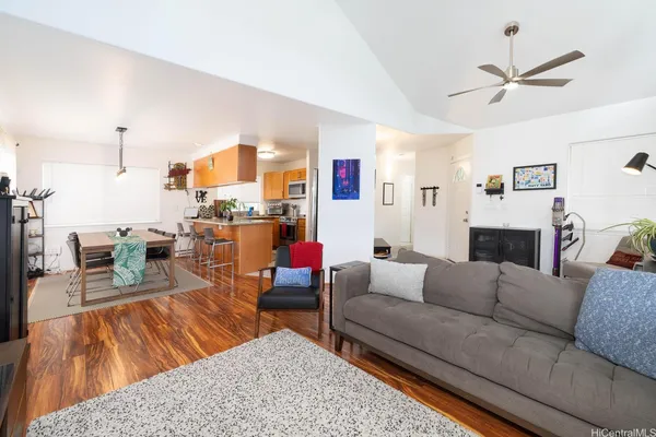 $1,100,000 | 94-689 Lumiaina Street, Waipahu, HI 96797