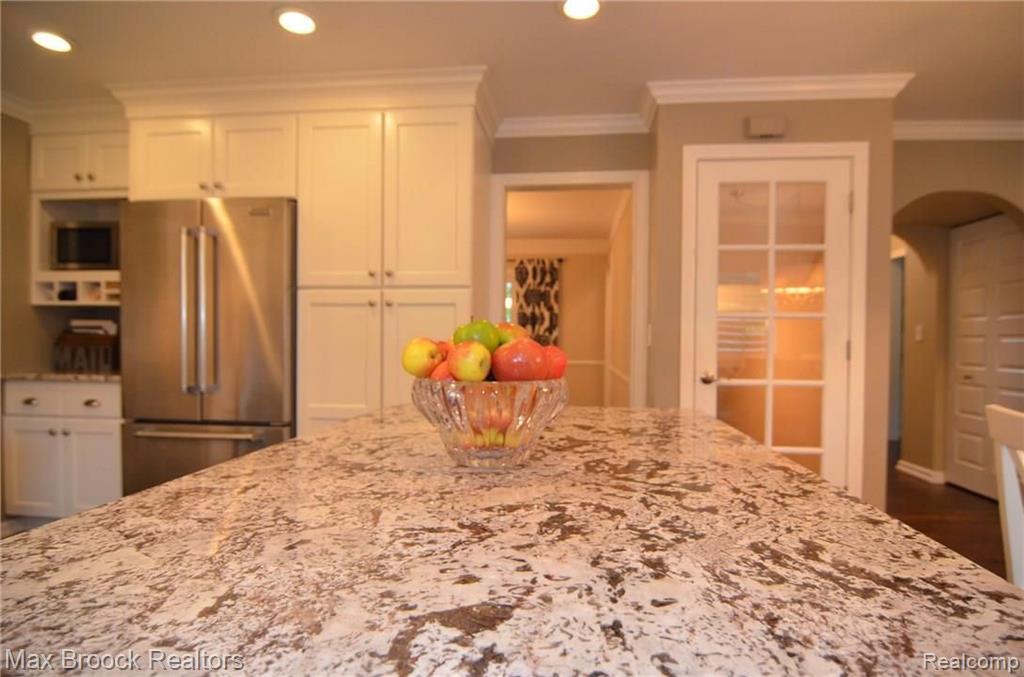 2183 Wayward Drive Rochester Hills, MI 48309 - Photo 15 of 44