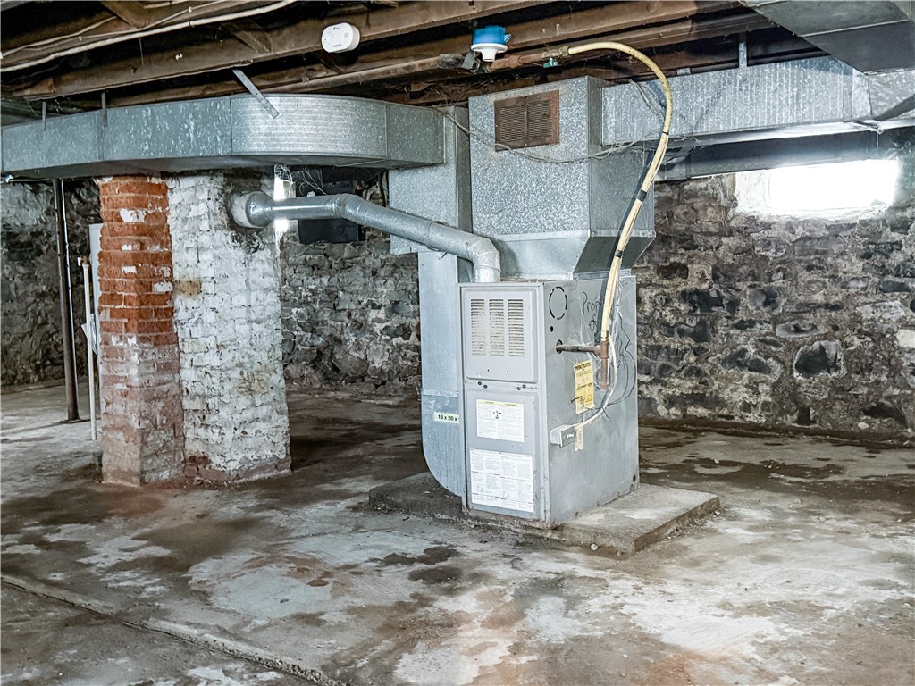 288 Orchard Street Rochester, NY 14606 - Photo 12 of 16