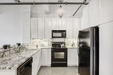 a view of livingroom with furniture