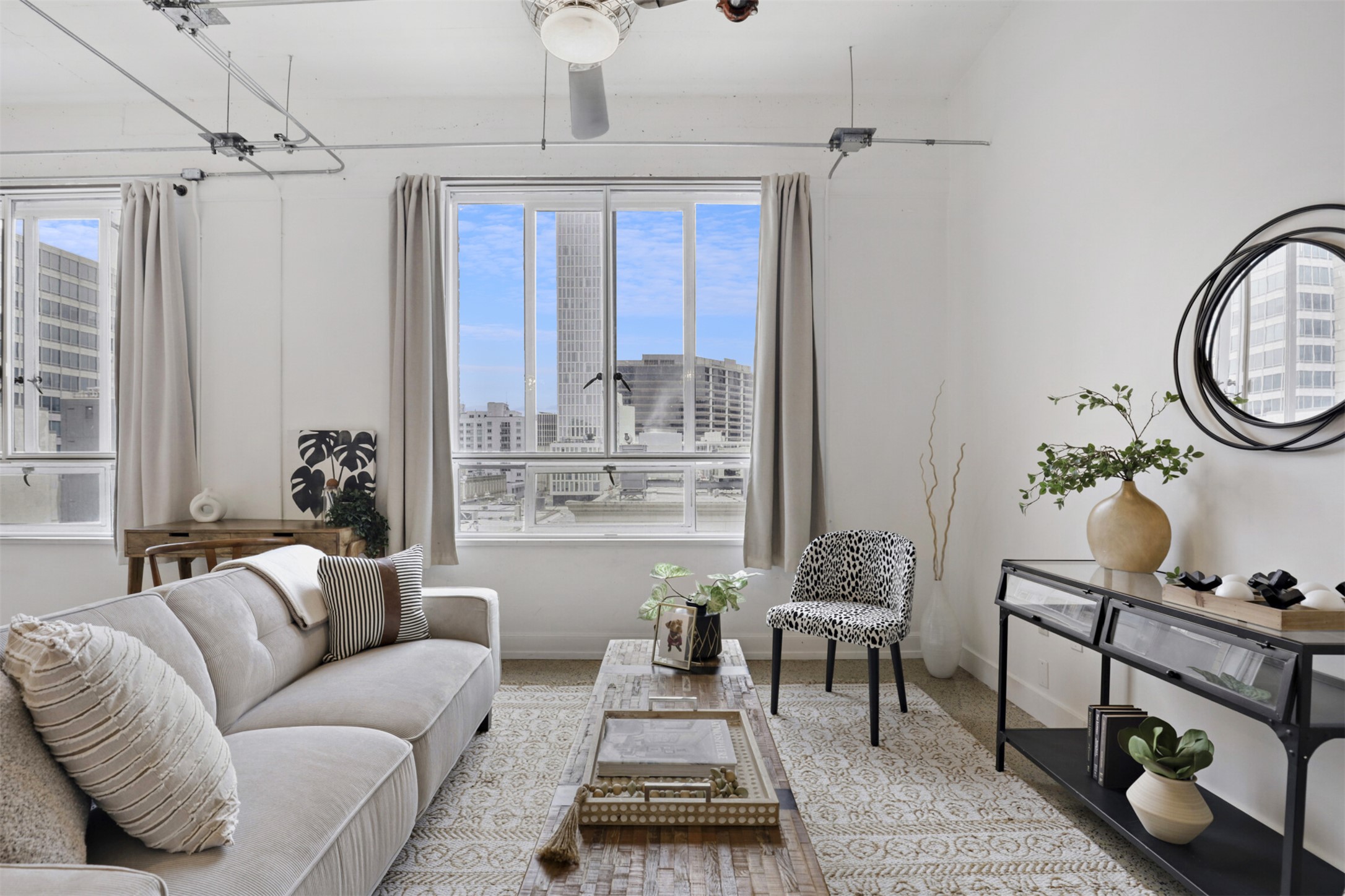 710 Colorado Street, Unit 4G Austin, TX 78701 - Photo 8 of 39 Imagine unwinding at the end of a long day in the comfort of your living room with epic Downtown views as your backdrop!