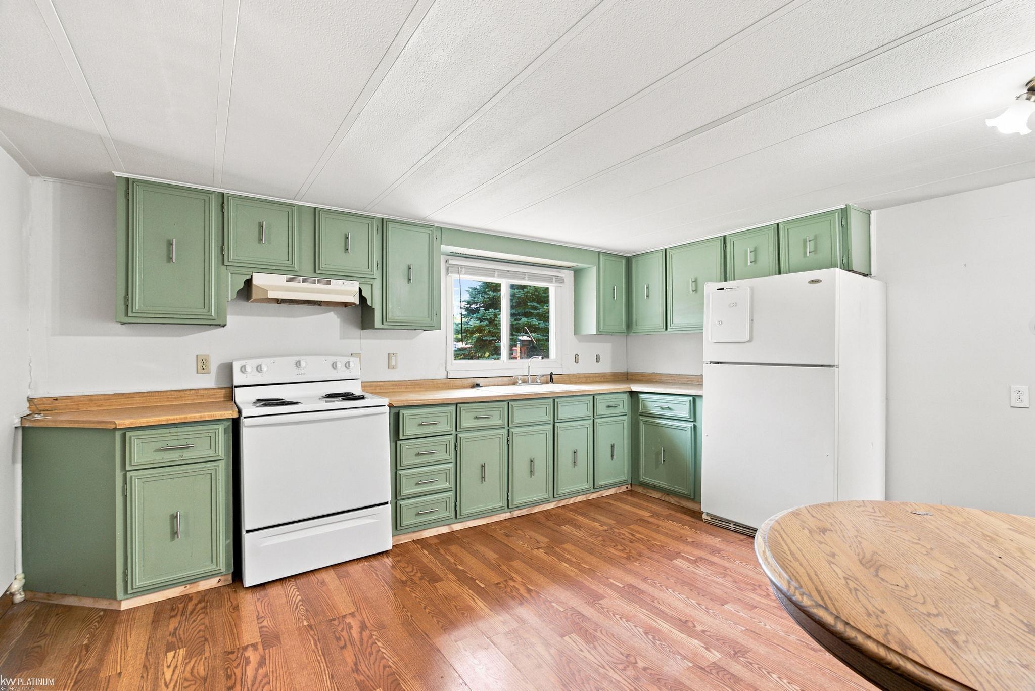 5469 Parker Road Fort Gratiot, MI 48059 - Photo 12 of 32