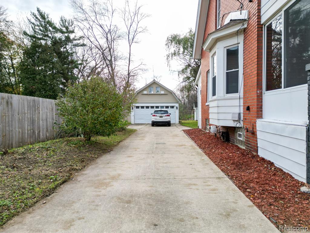 208 Riverside Drive Mount Clemens, MI 48043 - Photo 16 of 24