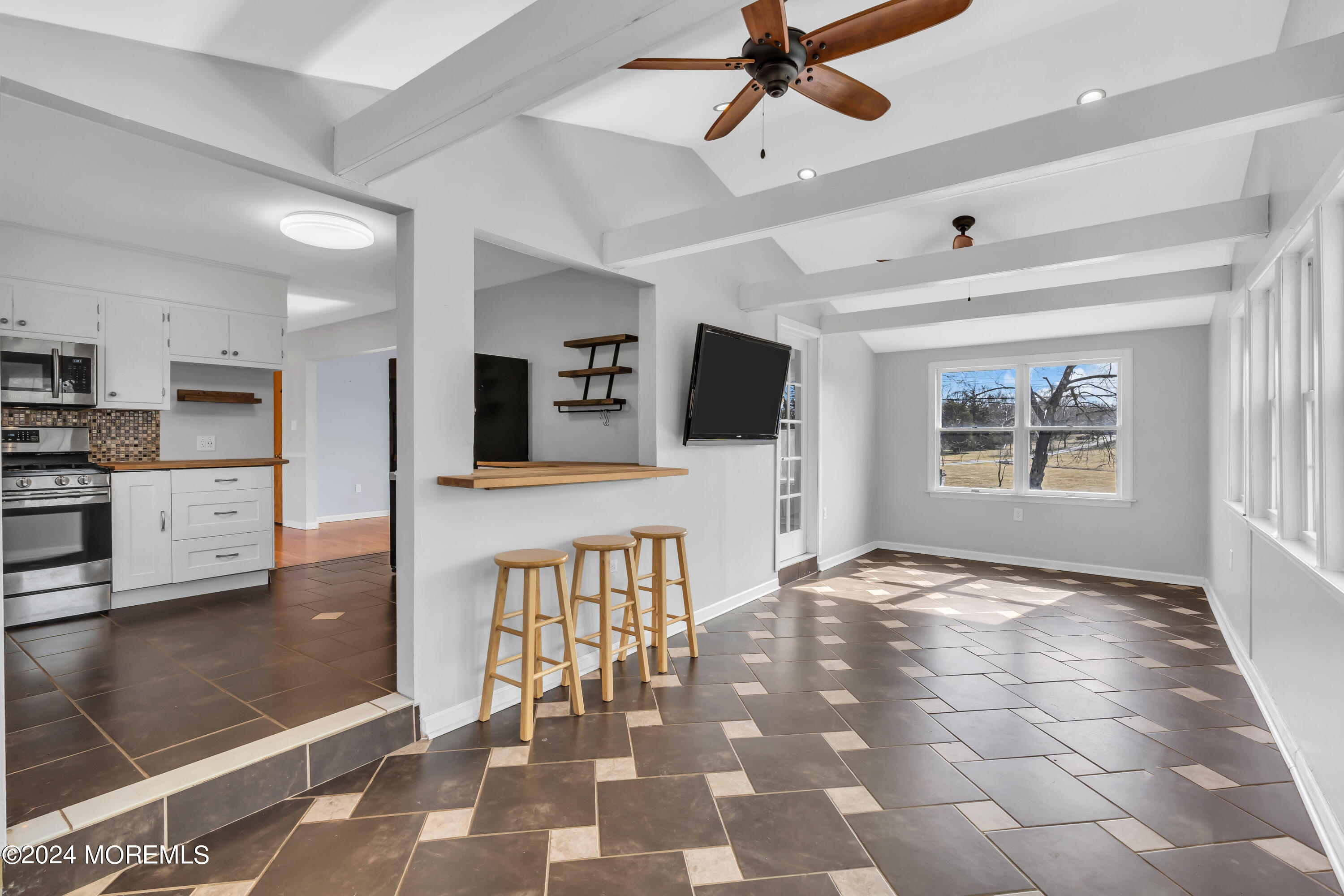 184 Burlington Path Road Cream Ridge, NJ 08514 - Photo 16 of 42 021_dsc02105