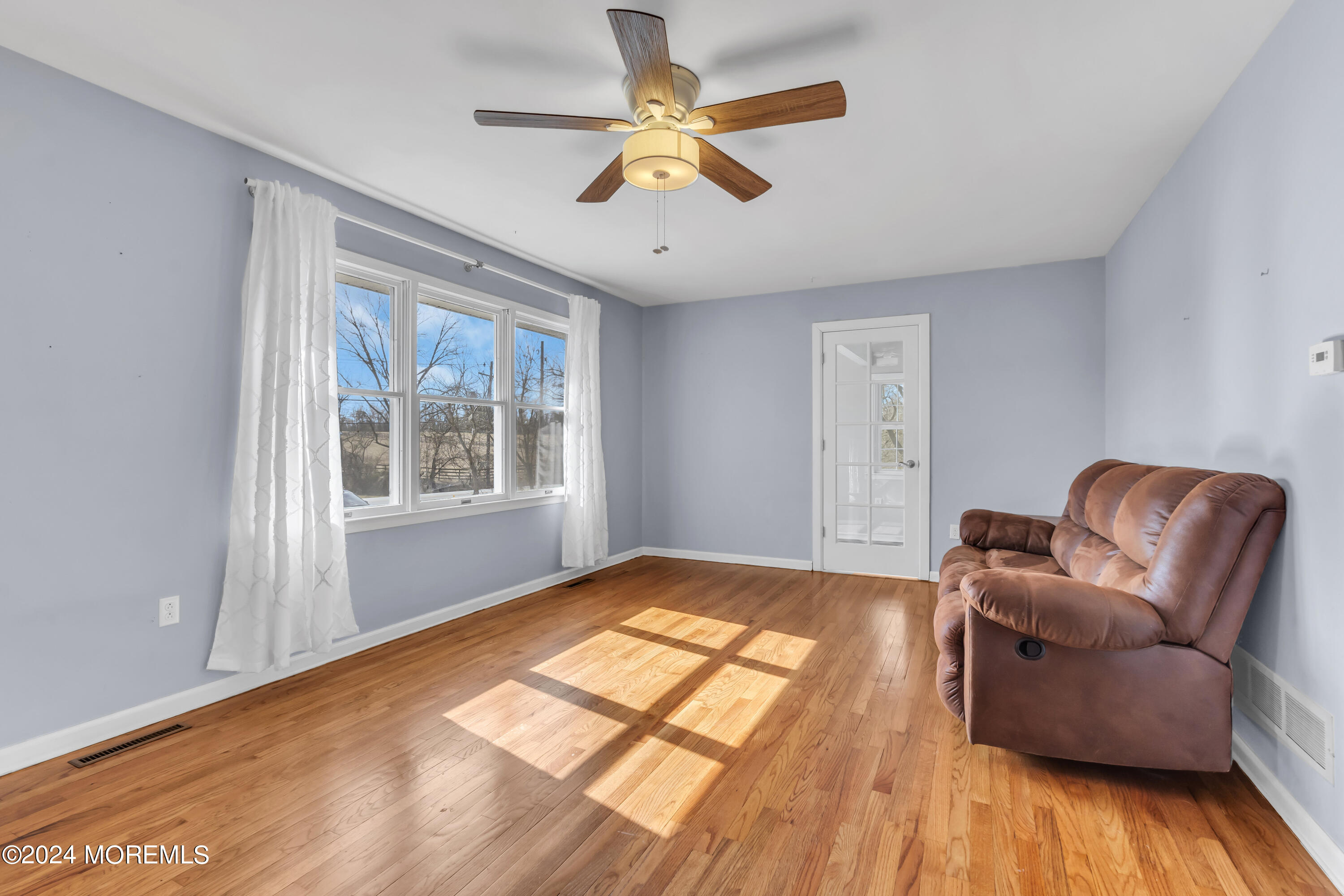 184 Burlington Path Road Cream Ridge, NJ 08514 - Photo 4 of 42 009_dsc02045